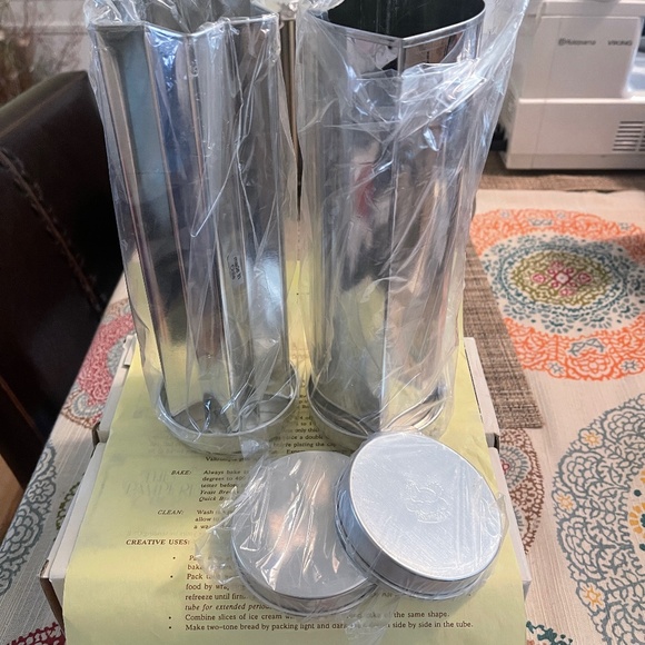NEW NIB Pampered Chef Valtrompia Bread Tubes Set of 2 HEART STAR Holiday Baking - Picture 6 of 6